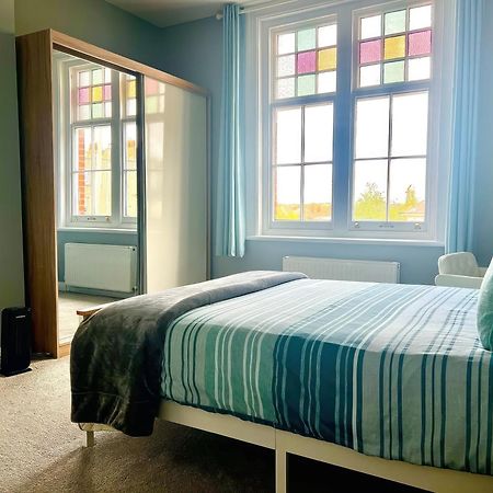 Lovely 2 Bed 2 Bath Flat With Free Parking Poole Buitenkant foto