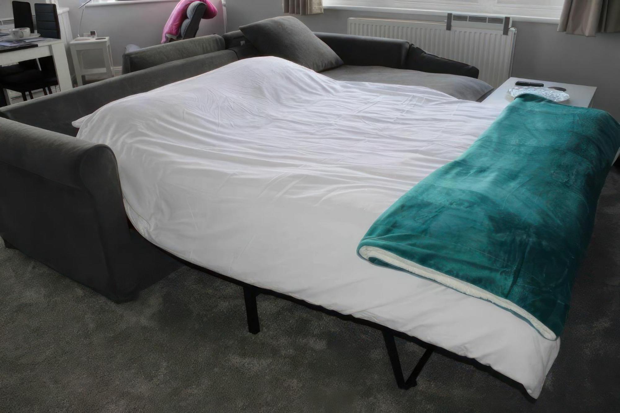 Lovely 2 Bed 2 Bath Flat With Free Parking Poole Buitenkant foto