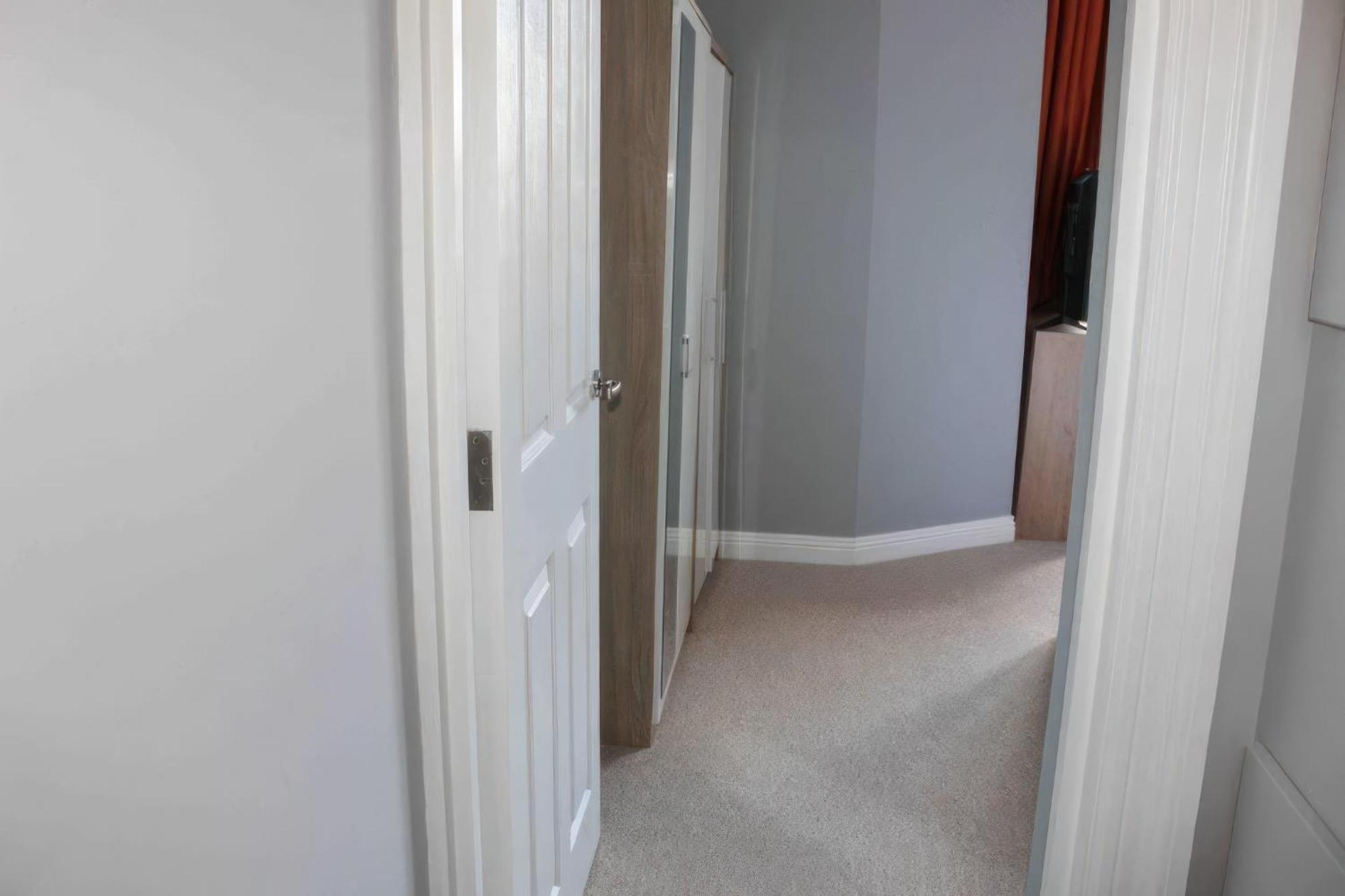 Lovely 2 Bed 2 Bath Flat With Free Parking Poole Buitenkant foto